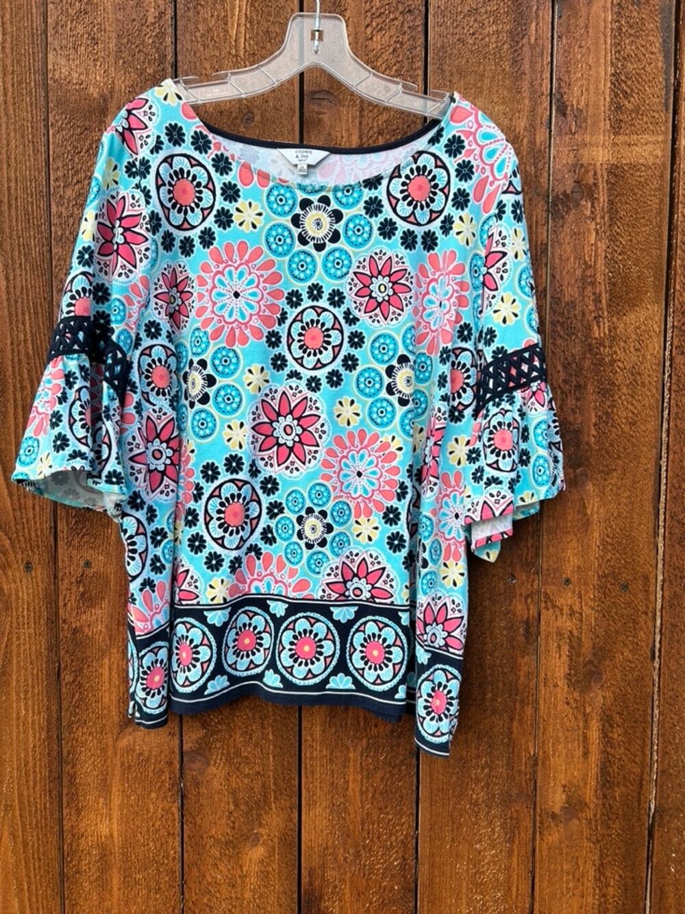 Crown & Ivy Women's 2XL Blue Medallion Floral Bell Sleeve Knit Top Blouse